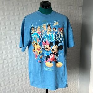 Vintage style Walt Disney World t-shirt with Mickey, Minnie and Princesses